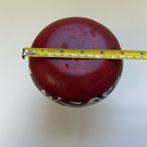 Red and Black Geometric Ceramic Art Vase/ hand made/ not signed/ no chips - Picture 6 of 6